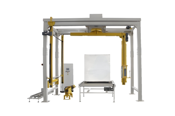 Double rocker arm on-line wrapping machine